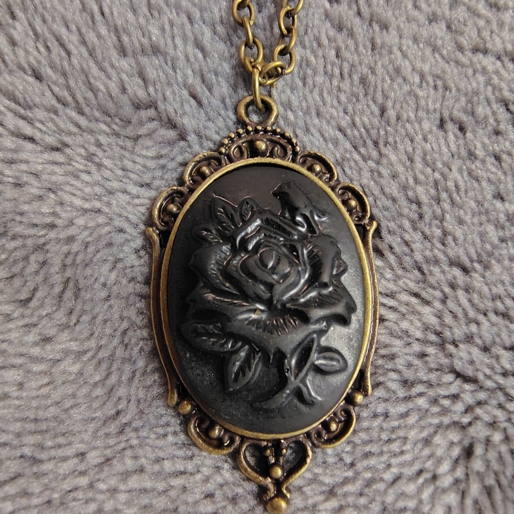 Vintage-Inspired Black Rose Cameo Pendant Necklace